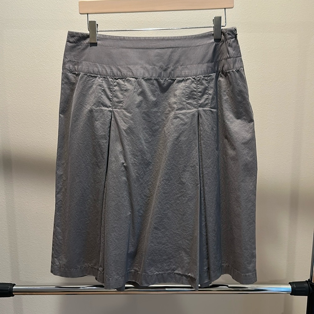 Elegant Gray Women's Skirt (Pleated)